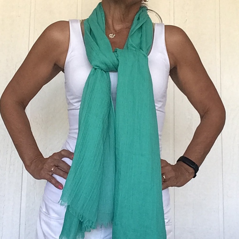 MERONA TROPIC GREEN LONG SCARF NWT